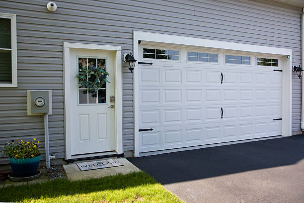 24/7 Emergency Garage Door Panel Replacement experts in Enderlin, ND